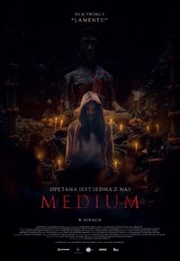 Plakat Filmu Medium (2021)